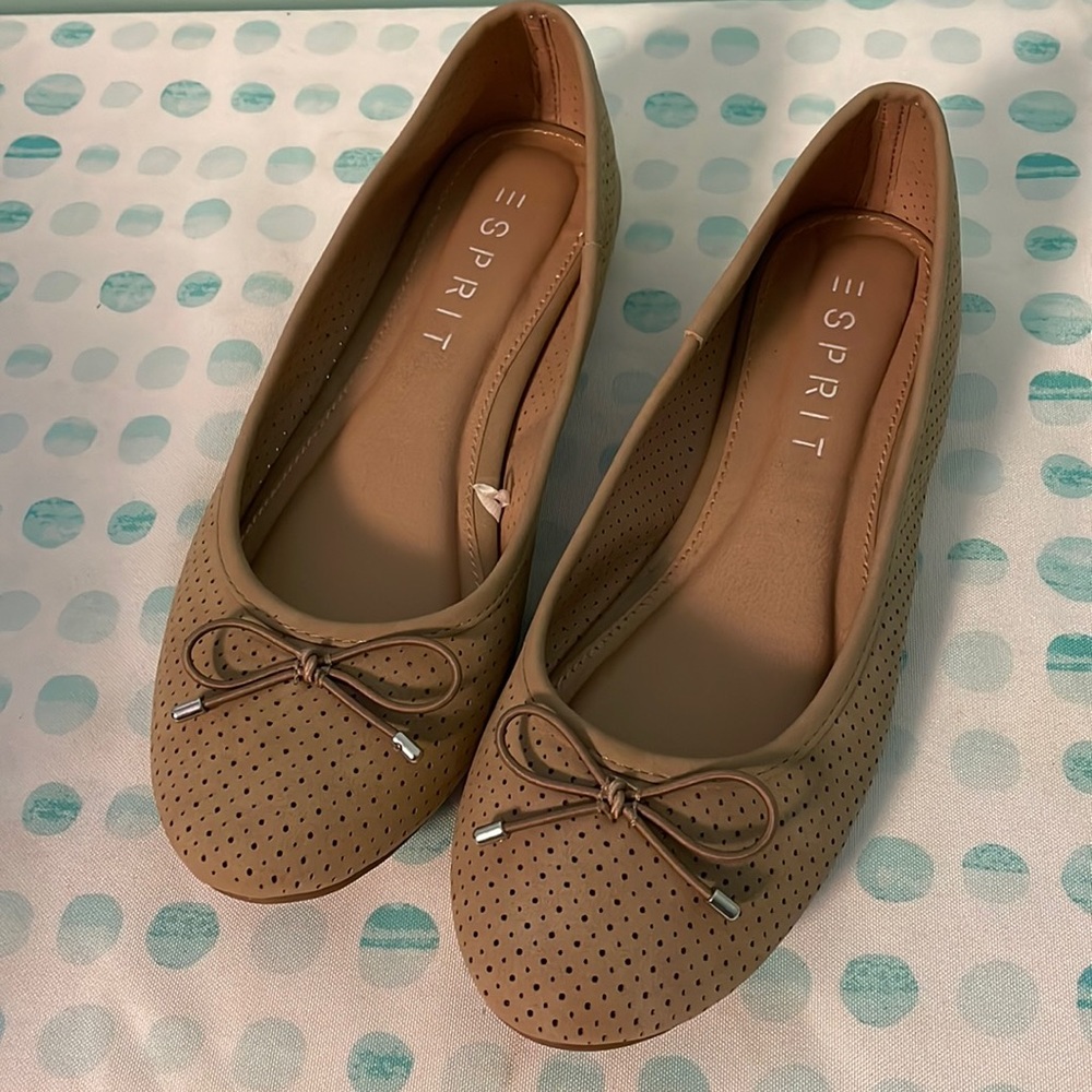 NWT Esprit beige ballet flats size 6